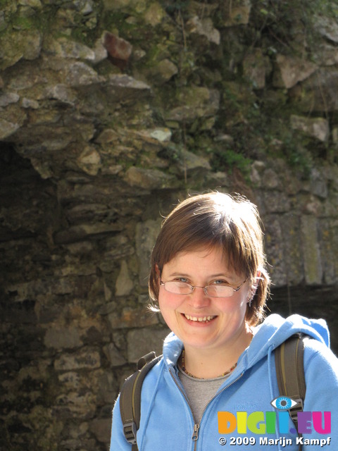 SX03226 Jenni in Carew castle